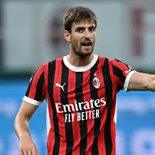 Matteo Gabbia: Produk Asli Milan yang Nggak Ribut Tapi Tetap Relevan
