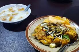 Sarapan Tradisional di Pasar Sleko Madiun: Lontong Tahu dan Kue Serabi Notosuman