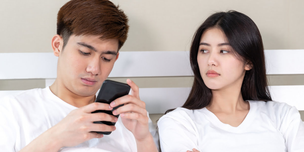 Cara Berhenti Merasa Iri Atau Cemburu Pada Kesuksesan Karir Pasangan